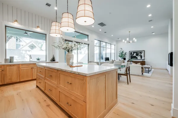 $2,599,900 | 1002 East 6 1/2 Street, Houston, TX 77009