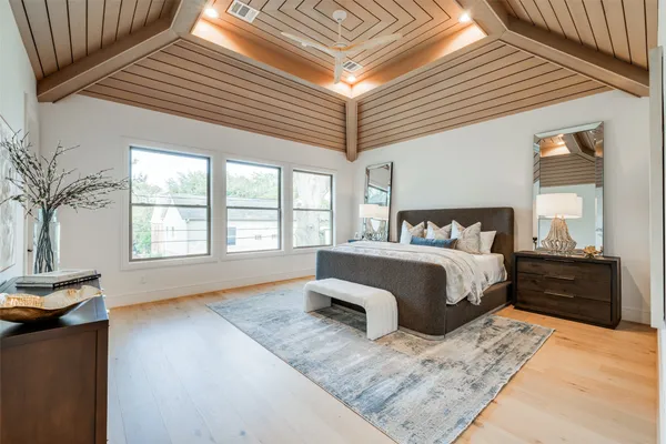 $2,599,900 | 1002 East 6 1/2 Street, Houston, TX 77009