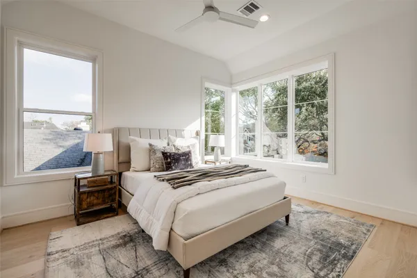 $2,599,900 | 1002 East 6 1/2 Street, Houston, TX 77009