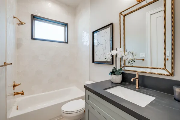 $2,599,900 | 1002 East 6 1/2 Street, Houston, TX 77009