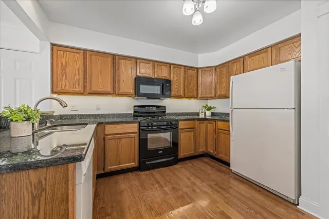 $434,900 | 231 Sedgewick Circle, St. Charles, IL 60174