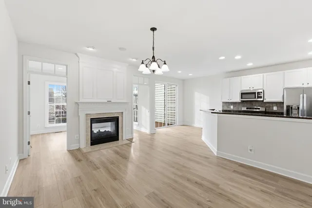 $820,000 | 42904 Bittner Square, Ashburn, VA 20148