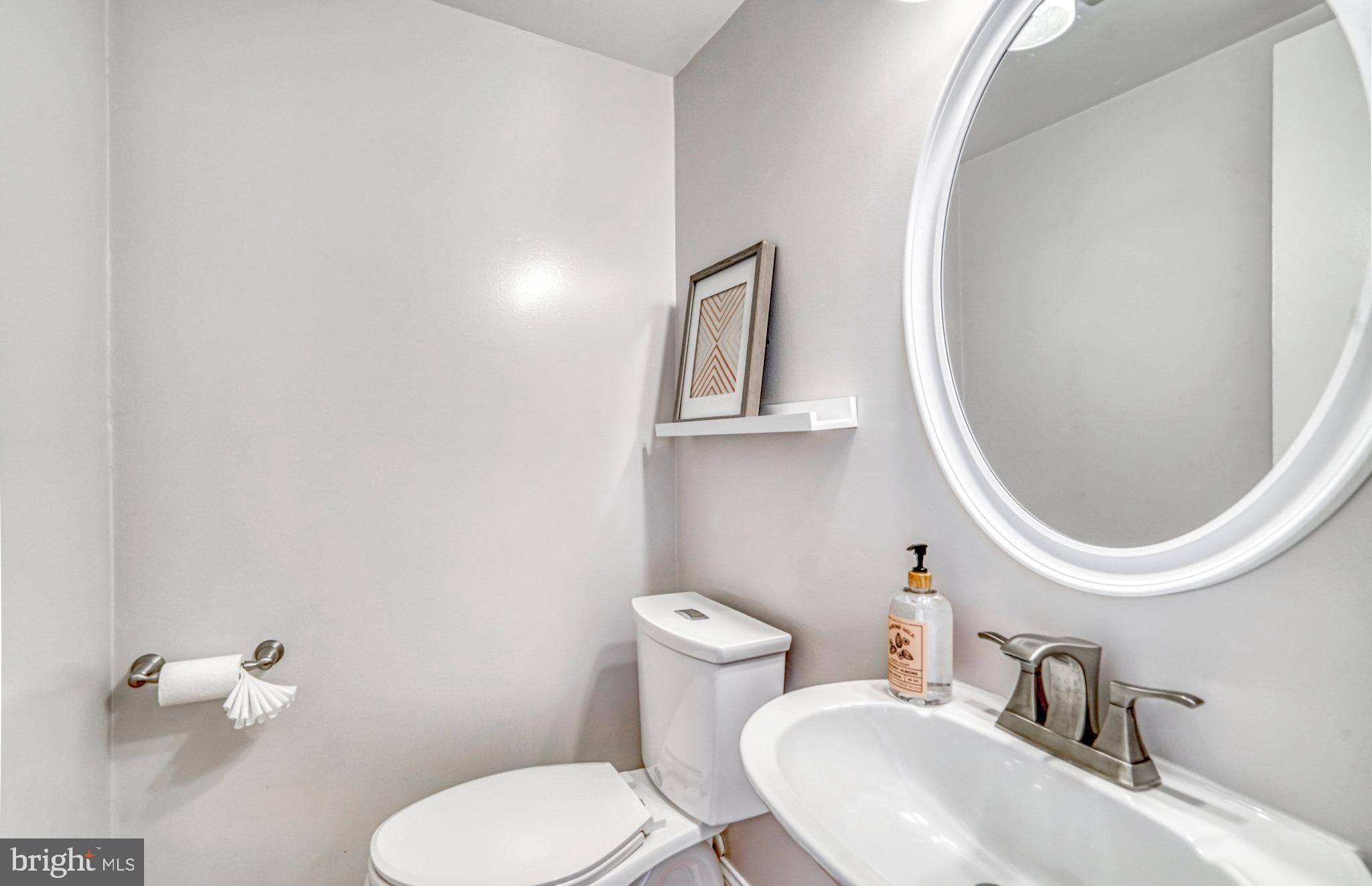 1713 Wainwright Drive Reston, VA 20190 - Photo 11 of 67 Main level powder room
