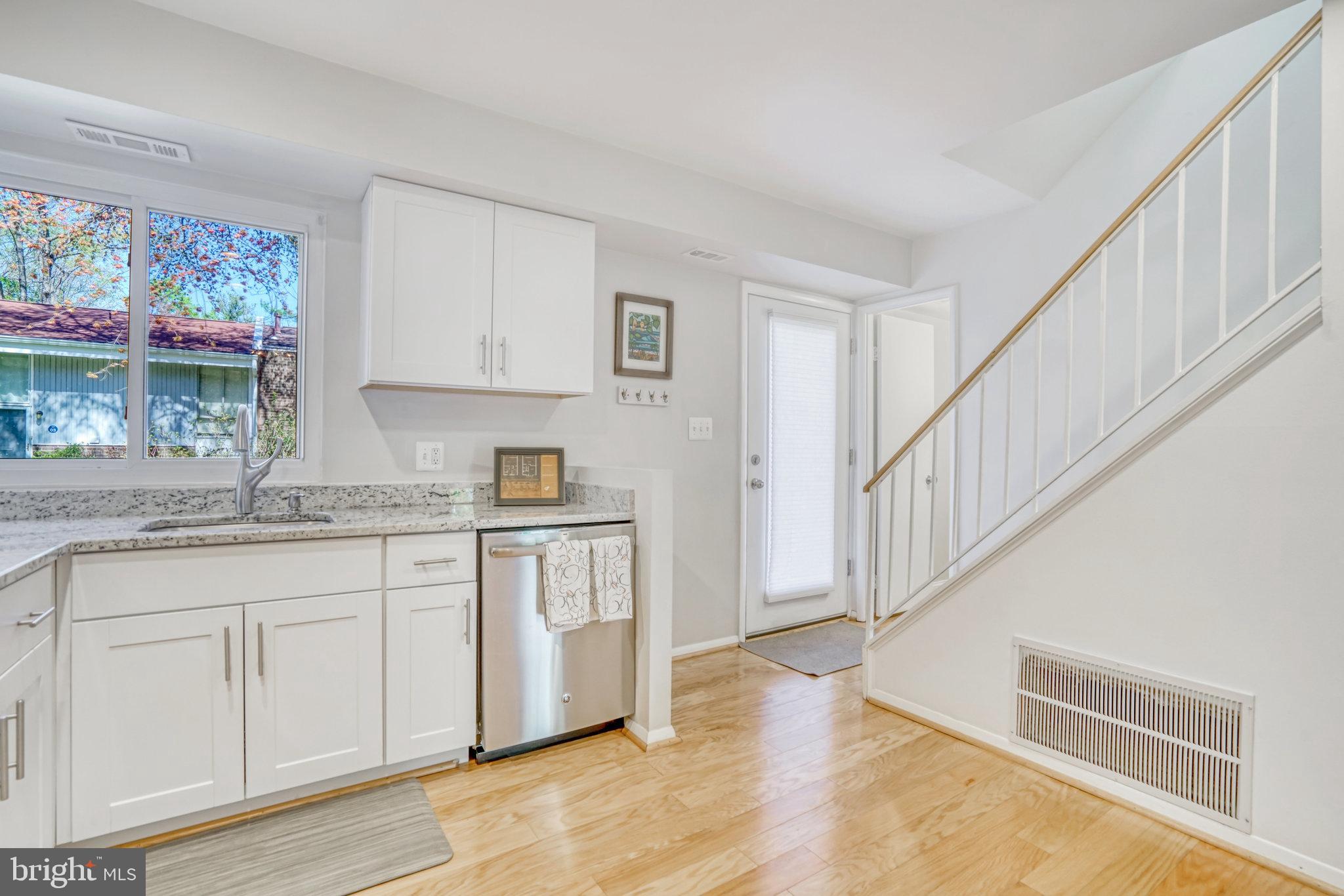 1713 Wainwright Drive Reston, VA 20190 - Photo 16 of 67