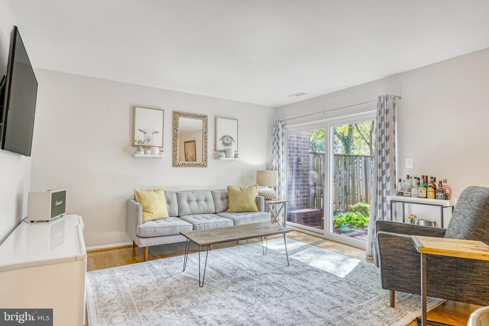 1713 Wainwright Drive Reston, VA 20190 - Photo 5 of 67