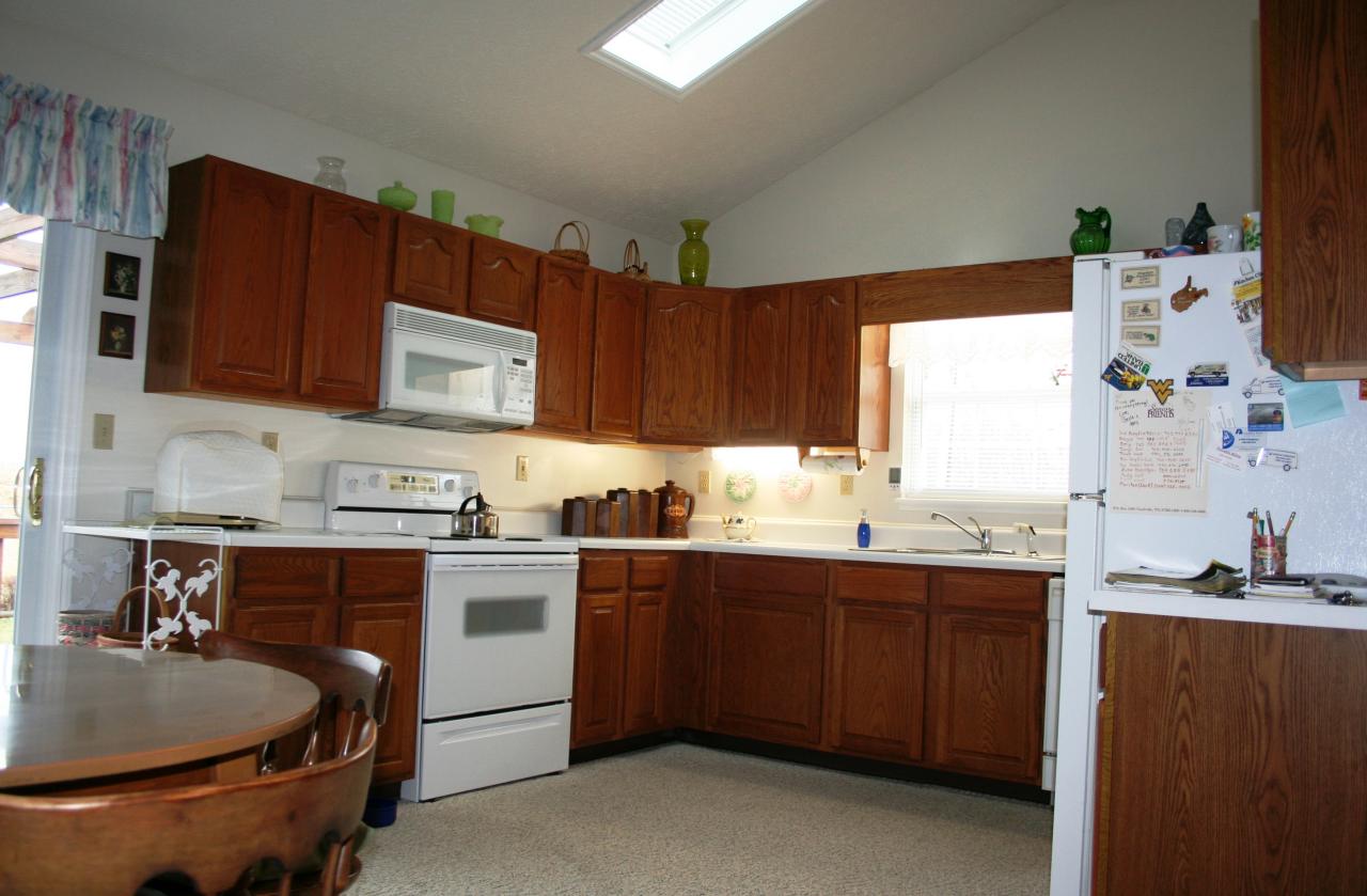 45 Village Road Lewisburg, WV 24901 - Photo 21 of 31 Kitchen