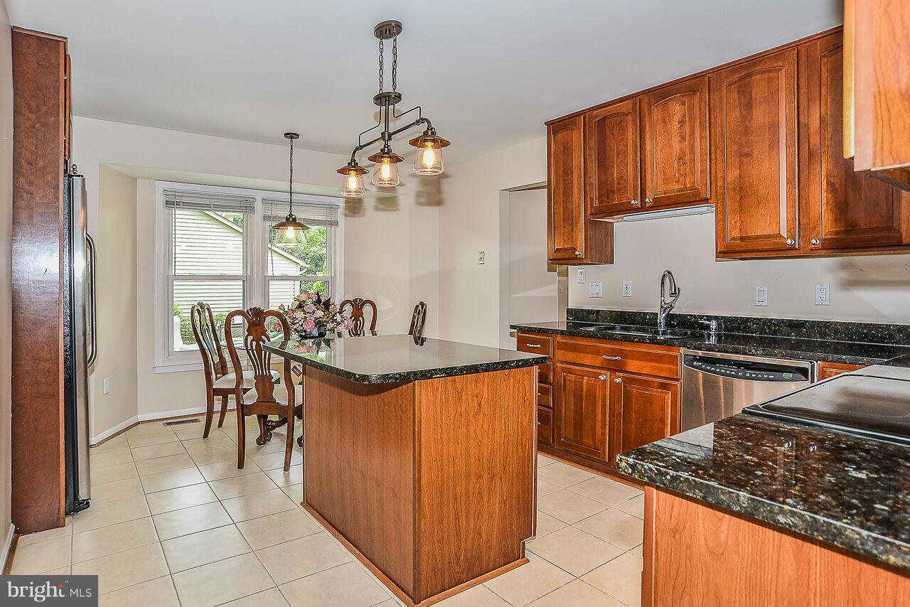 7154 Sontag Way Springfield, VA 22153 - Photo 5 of 21 Kitchen