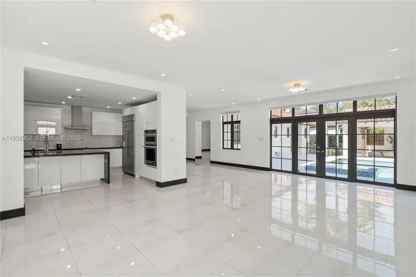 $15,500 | 519 Alhambra Circle, Coral Gables, FL 33134