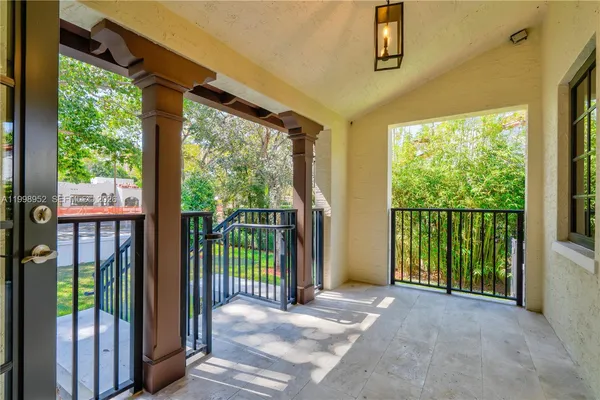 $15,500 | 519 Alhambra Circle, Coral Gables, FL 33134
