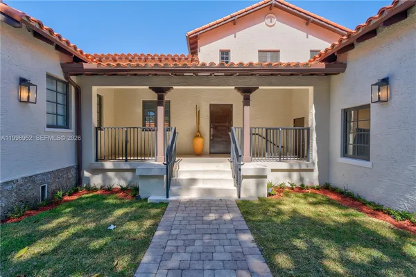 $15,500 | 519 Alhambra Circle, Coral Gables, FL 33134
