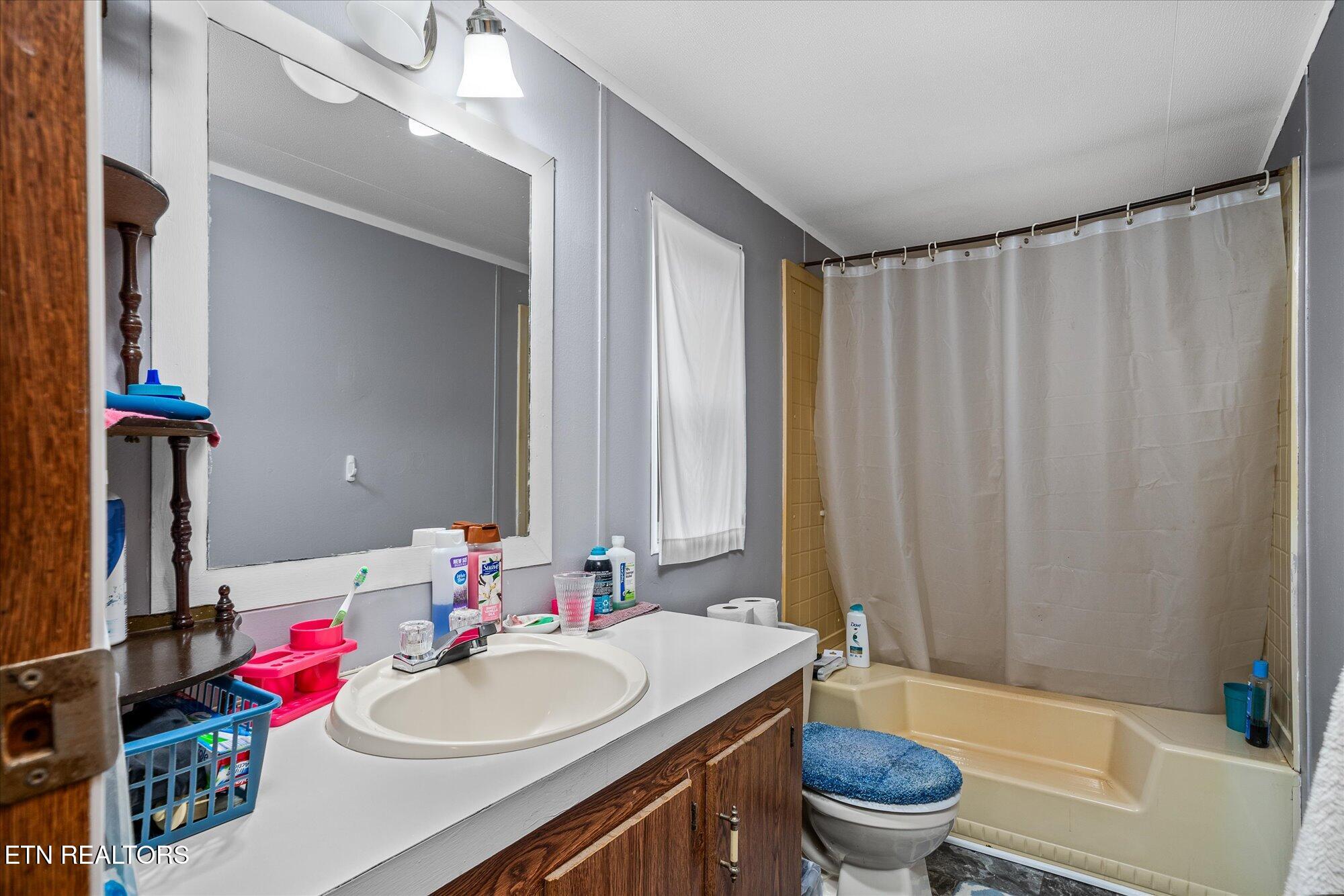 409 West Loop Road Sparta, TN 38583 - Photo 16 of 38 Master Bathroom