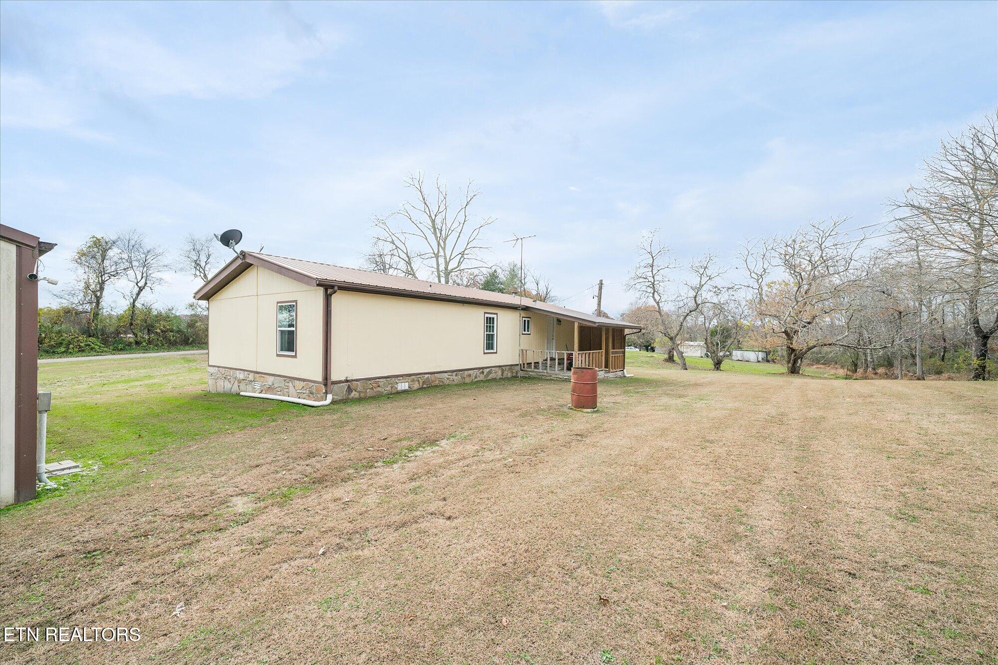 409 West Loop Road Sparta, TN 38583 - Photo 24 of 38 Rear