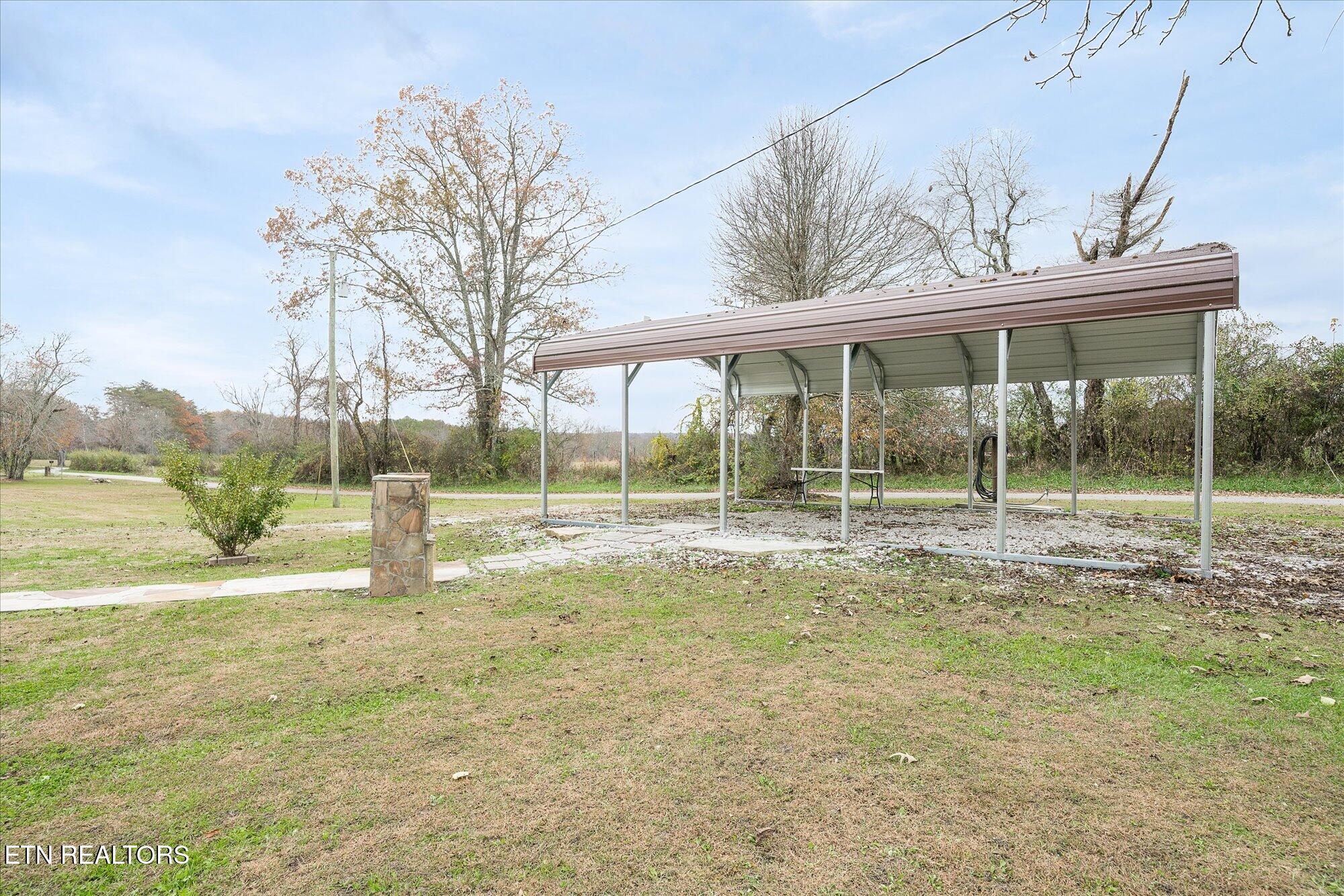 409 West Loop Road Sparta, TN 38583 - Photo 30 of 38 Carport