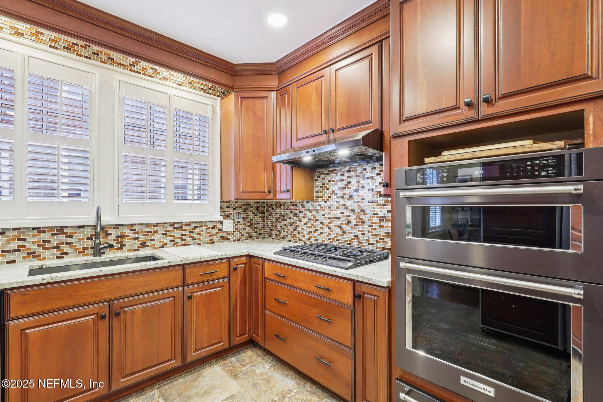 3665 Hedrick Street Jacksonville, FL 32205 - Photo 21 of 62 Microwave, oven and warming drawer