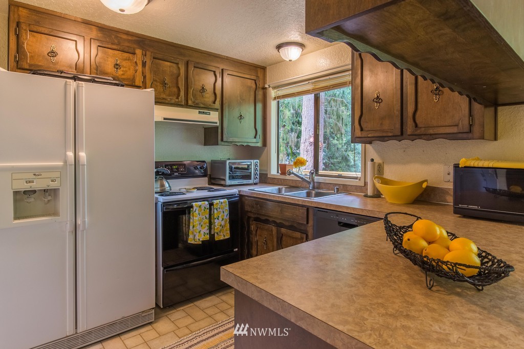 19310 4th Drive Southeast Bothell, WA 98012 - Photo 9 of 23 Gallery Image 9