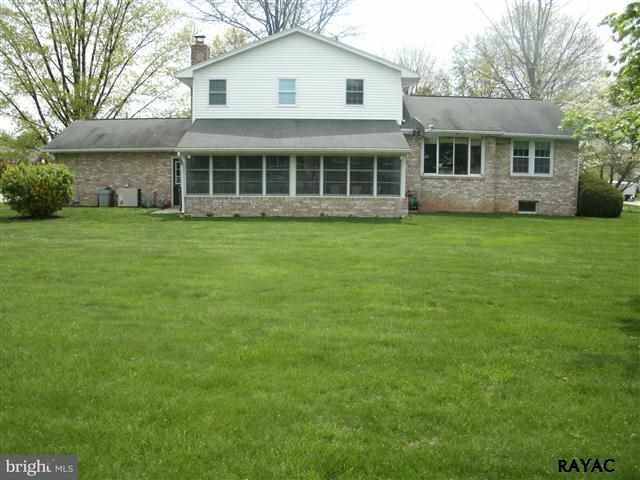 424 Spring Forge Drive Spring Grove, PA 17362 - Photo 3 of 25