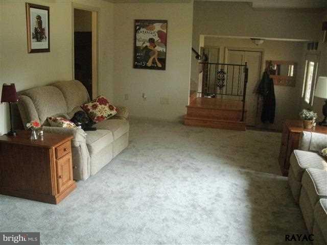 424 Spring Forge Drive Spring Grove, PA 17362 - Photo 8 of 25