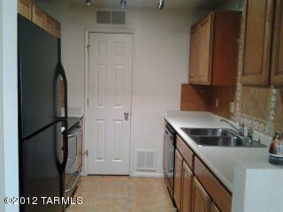 625 South Prudence Road, Unit 205 Tucson, AZ 85710 - Photo 5 of 8