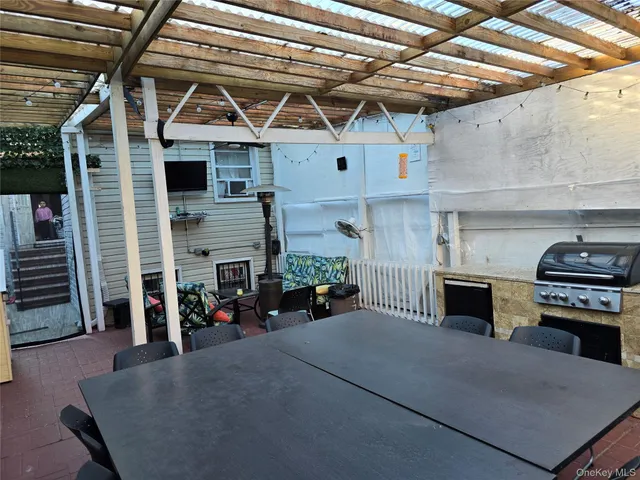 $889,000 | 367 Lincoln Avenue | City Line