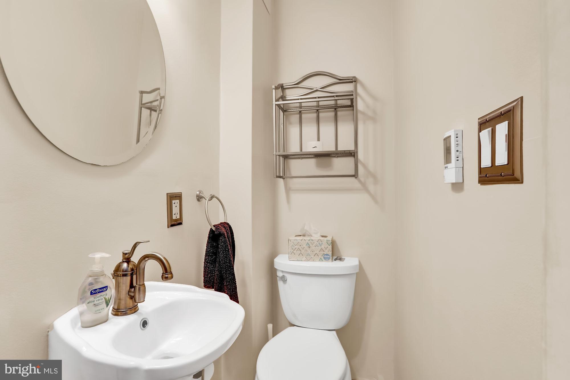 1464 Easton Road Warrington, PA 18976 - Photo 13 of 30 Powder Room