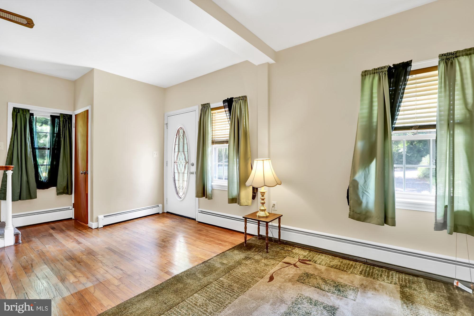 1464 Easton Road Warrington, PA 18976 - Photo 3 of 30 Living Room