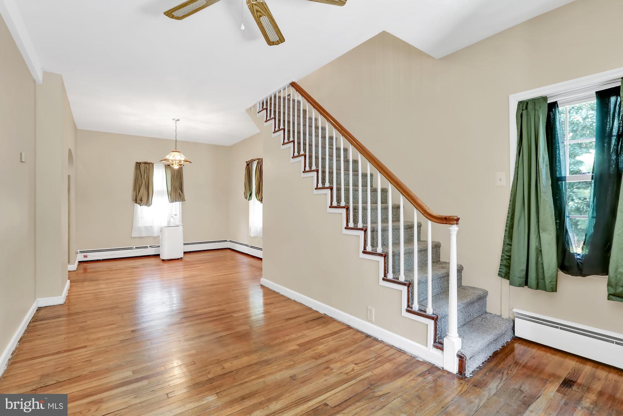 1464 Easton Road Warrington, PA 18976 - Photo 6 of 30 View Front Entry to Dining Room