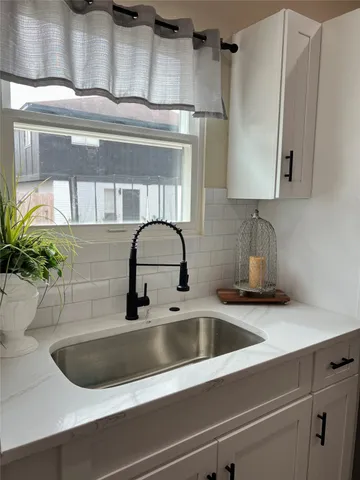 $1,900 | 9441 Radio Road, Unit B, Houston, TX 77075