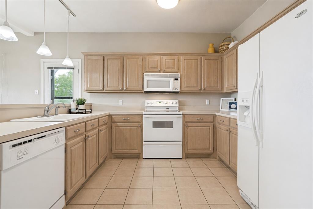 303 Eagle Point Road Graford, TX 76449 - Photo 11 of 40