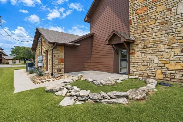 $379,000 | 303 Eagle Point Road, Graford, TX 76449