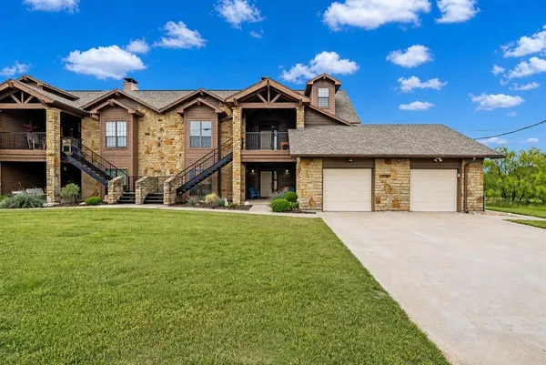 $379,000 | 303 Eagle Point Road, Graford, TX 76449