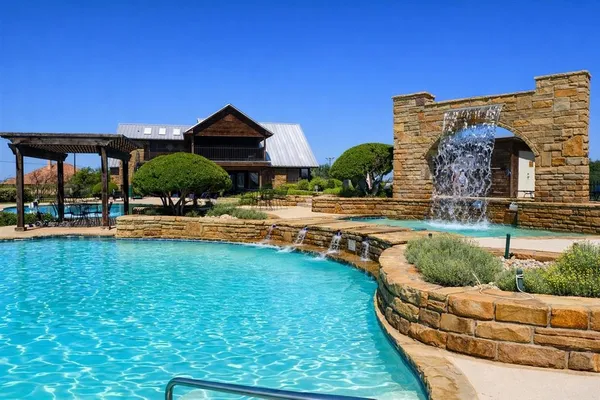 $379,000 | 303 Eagle Point Road, Graford, TX 76449