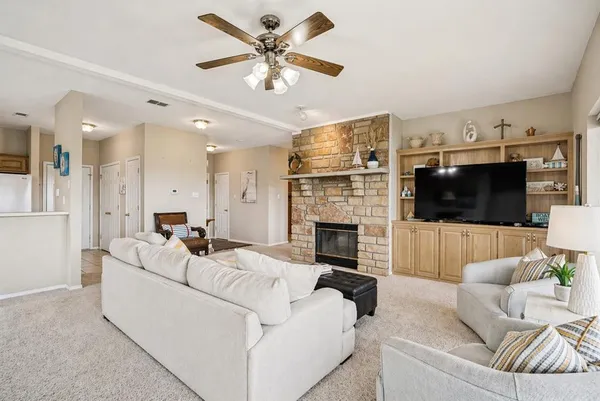 $379,000 | 303 Eagle Point Road, Graford, TX 76449