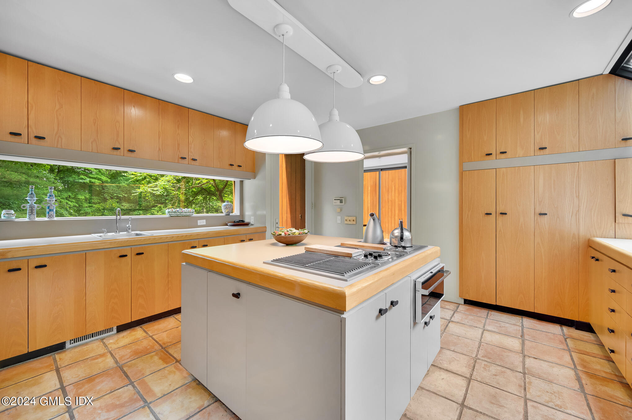 66 Sumner Road Greenwich, CT 06831 - Photo 21 of 43 Z6A_4124