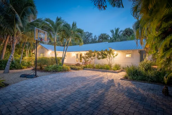 $889,000 | 547 Southwest Riverview Street, Stuart, FL 34994