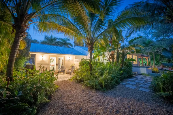 $889,000 | 547 Southwest Riverview Street, Stuart, FL 34994