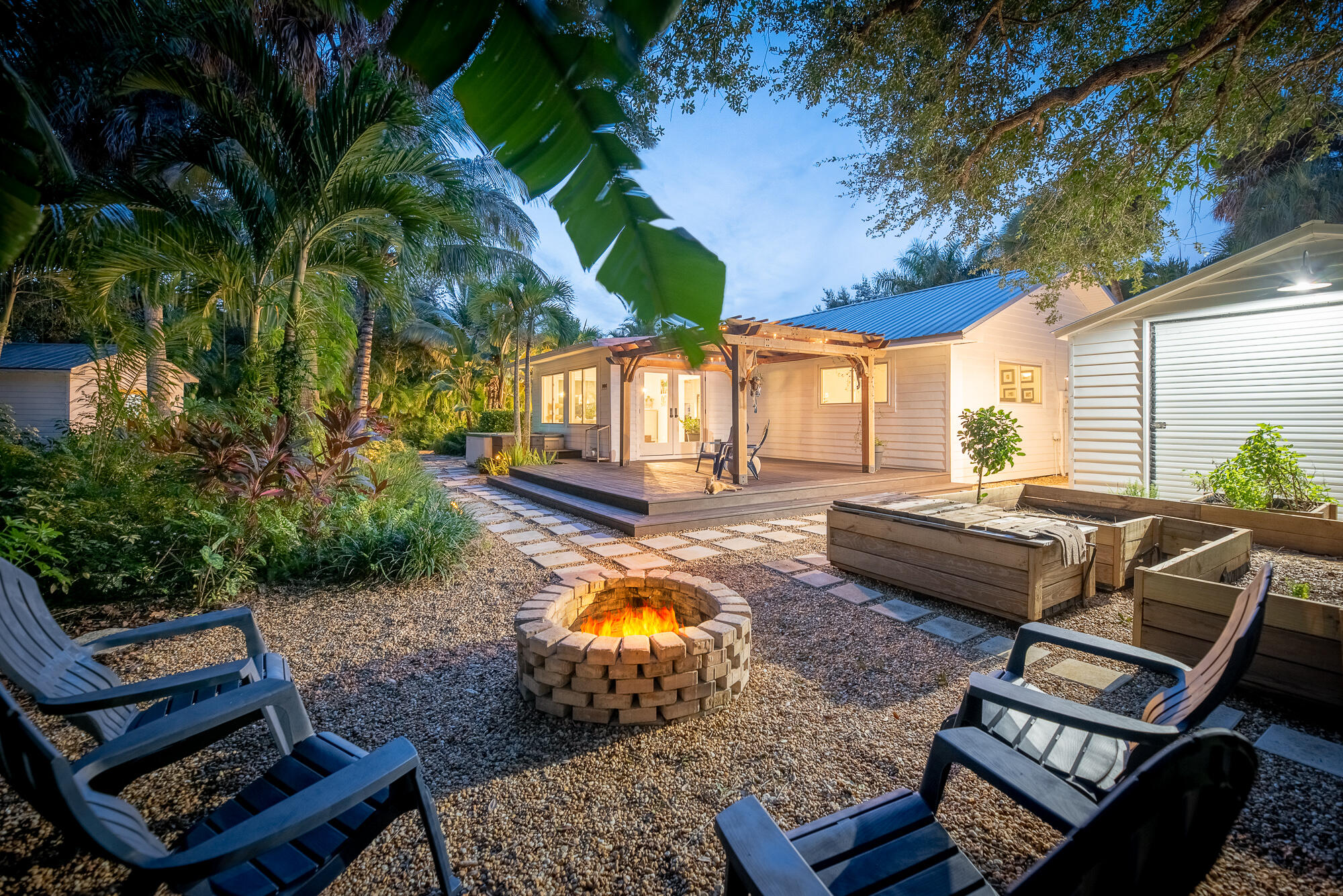 547 Southwest Riverview Street Stuart, FL 34994 - Photo 10 of 47 547 SW Riverview St, Stuart, FL 34994 -