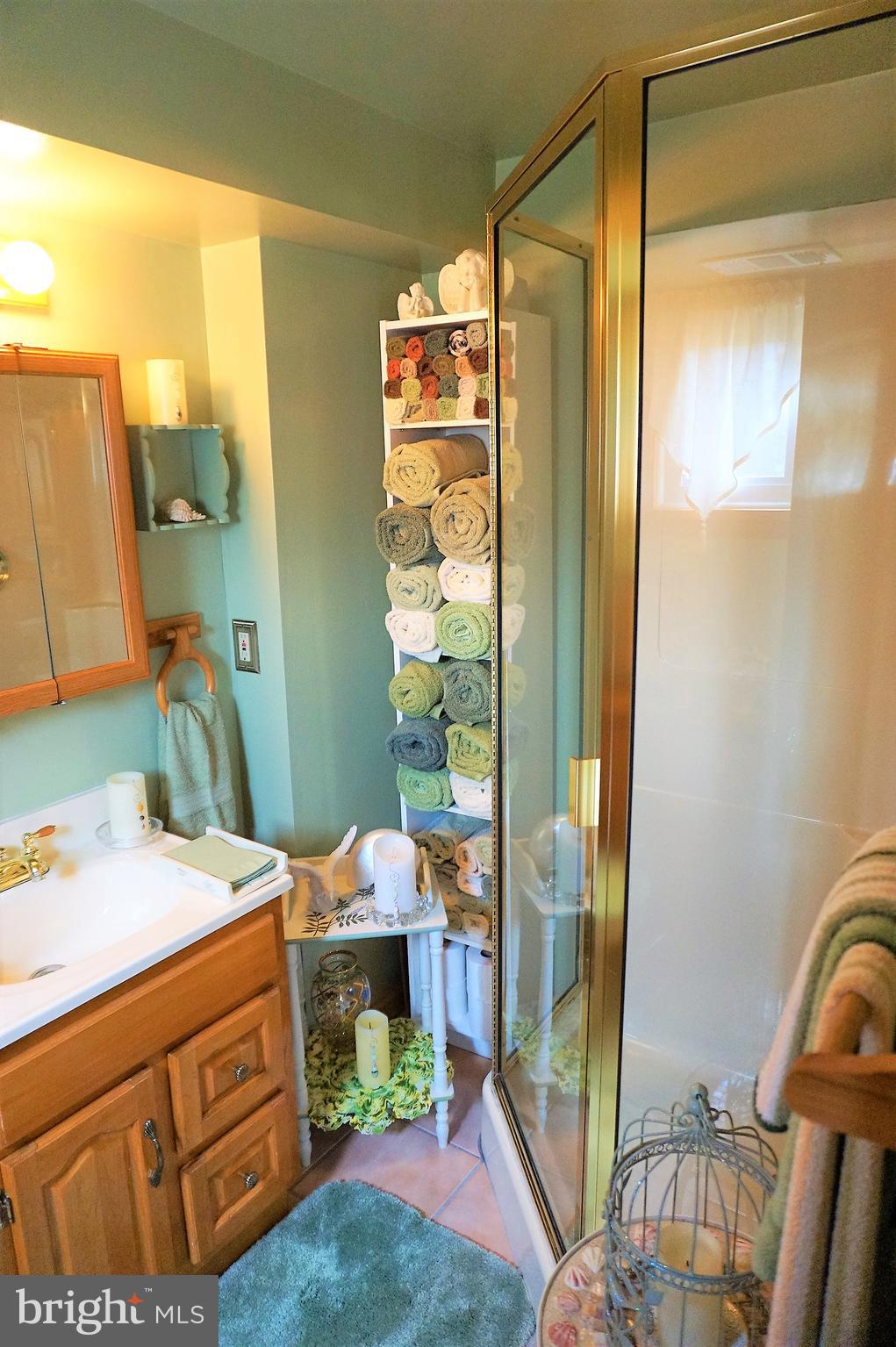 42 Hempstead Road Hamilton, NJ 08610 - Photo 22 of 45 Full Bath off Family Room