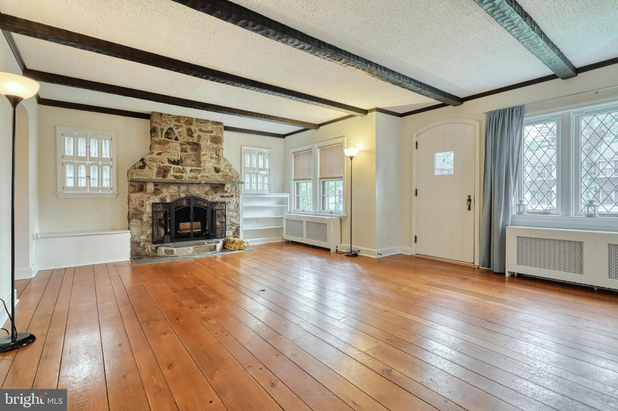101 Lyndhurst Road York, PA 17402 - Photo 11 of 41 Living Room