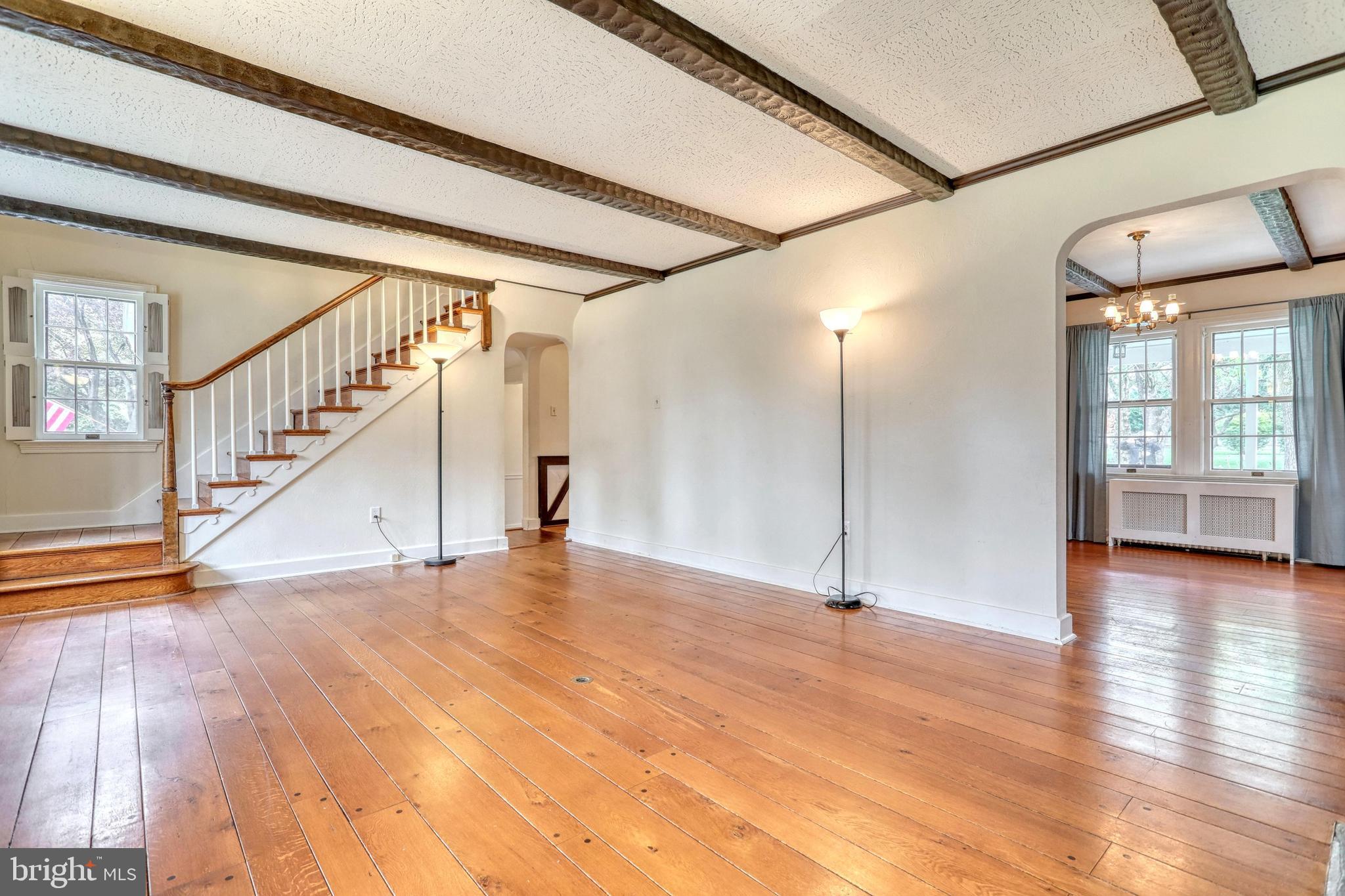 101 Lyndhurst Road York, PA 17402 - Photo 15 of 41 Living Room