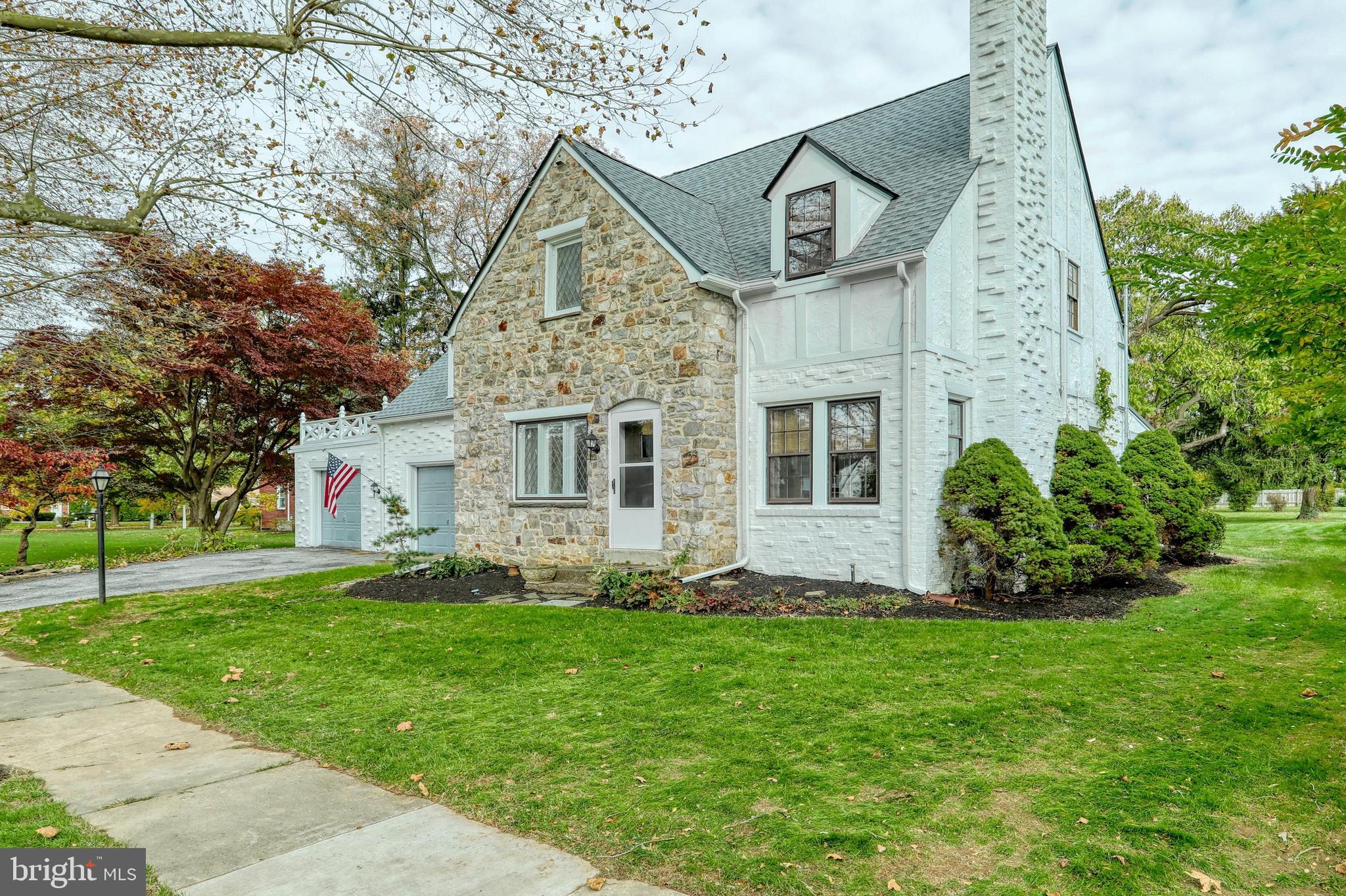 101 Lyndhurst Road York, PA 17402 - Photo 3 of 41 Adorable Tudor Home
