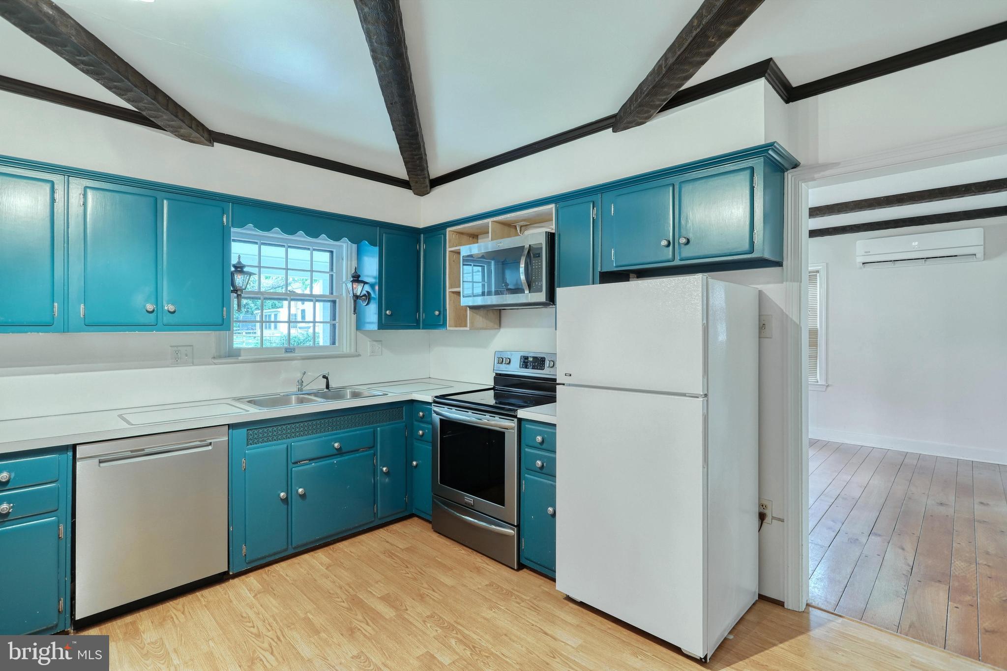 101 Lyndhurst Road York, PA 17402 - Photo 22 of 41 Kitchen