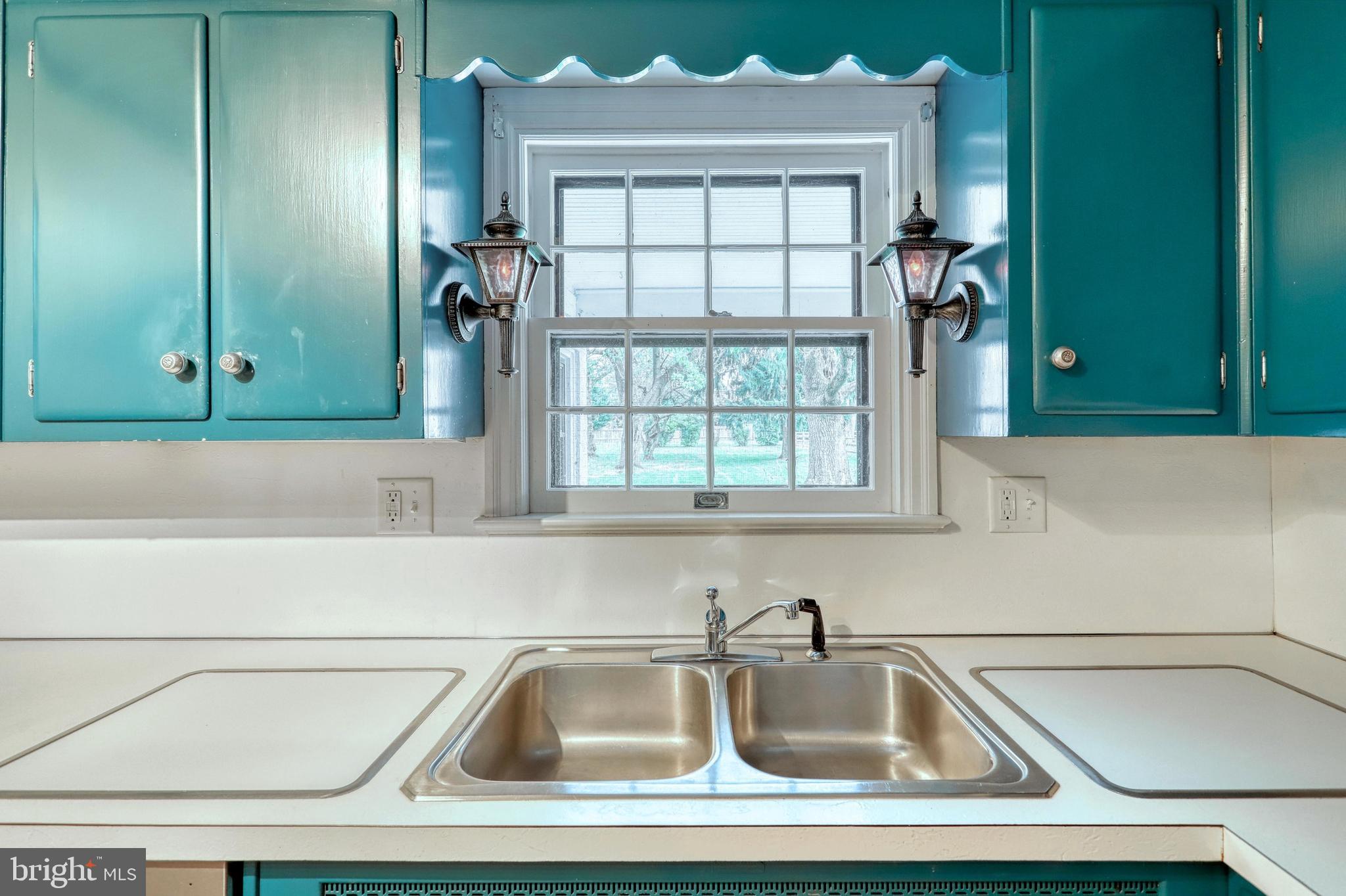 101 Lyndhurst Road York, PA 17402 - Photo 24 of 41 Kitchen