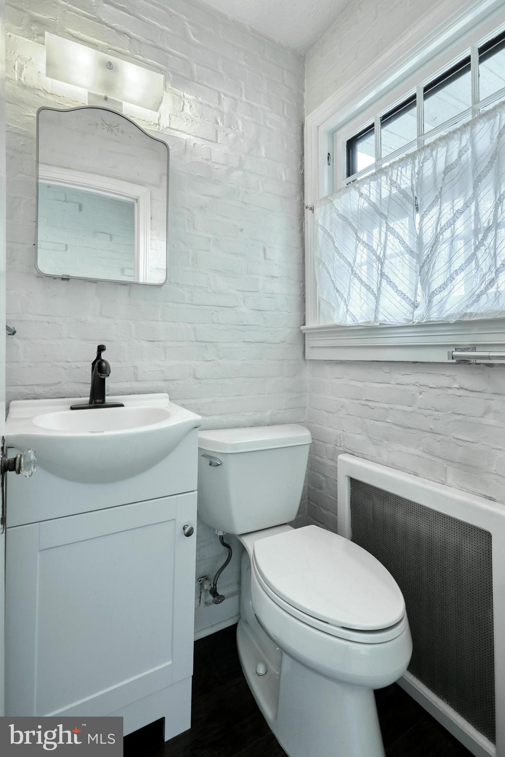 101 Lyndhurst Road York, PA 17402 - Photo 29 of 41 Half Bath