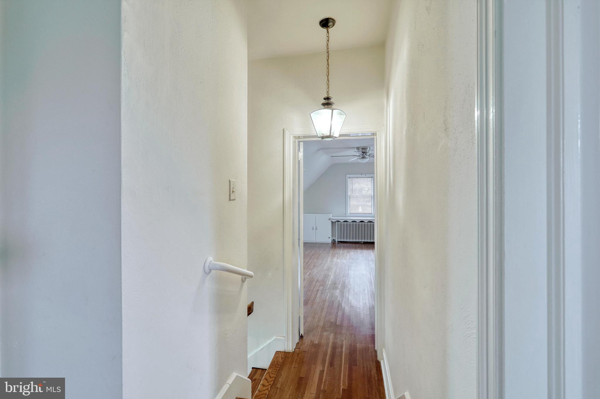 101 Lyndhurst Road York, PA 17402 - Photo 30 of 41 Hallway upstairs