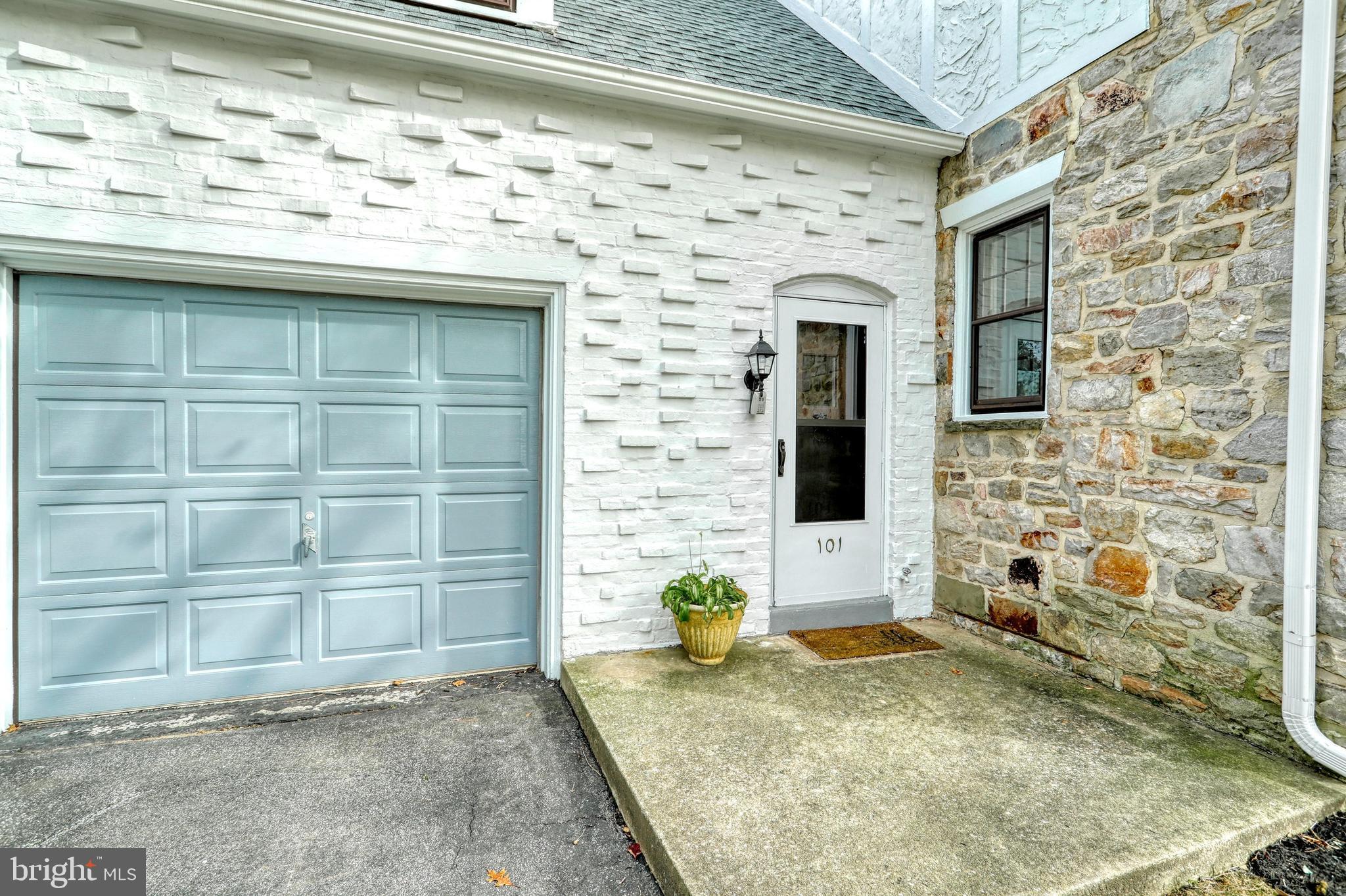 101 Lyndhurst Road York, PA 17402 - Photo 4 of 41 Original Front Door