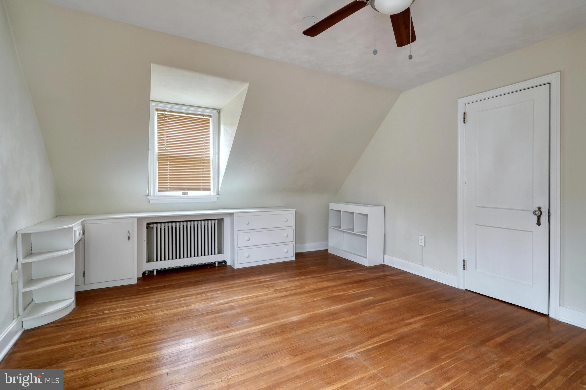 101 Lyndhurst Road York, PA 17402 - Photo 37 of 41 Bedroom 3 with Built-Ins