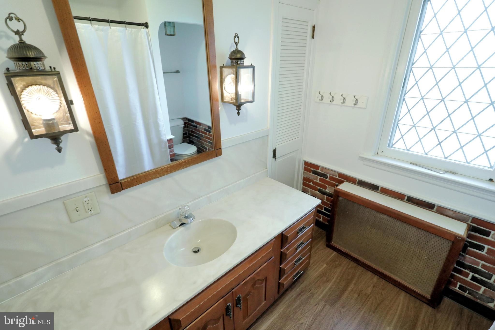 101 Lyndhurst Road York, PA 17402 - Photo 38 of 41 Bathroom