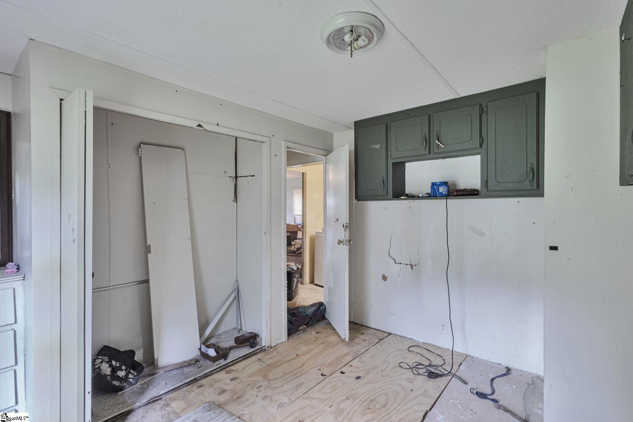 103 State Rd S-42-7141 Greer, SC 29651 - Photo 7 of 25 Gallery Image 7