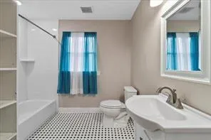 $2,200 | 4932 Lafaye Street, Unit B, New Orleans, LA 70122