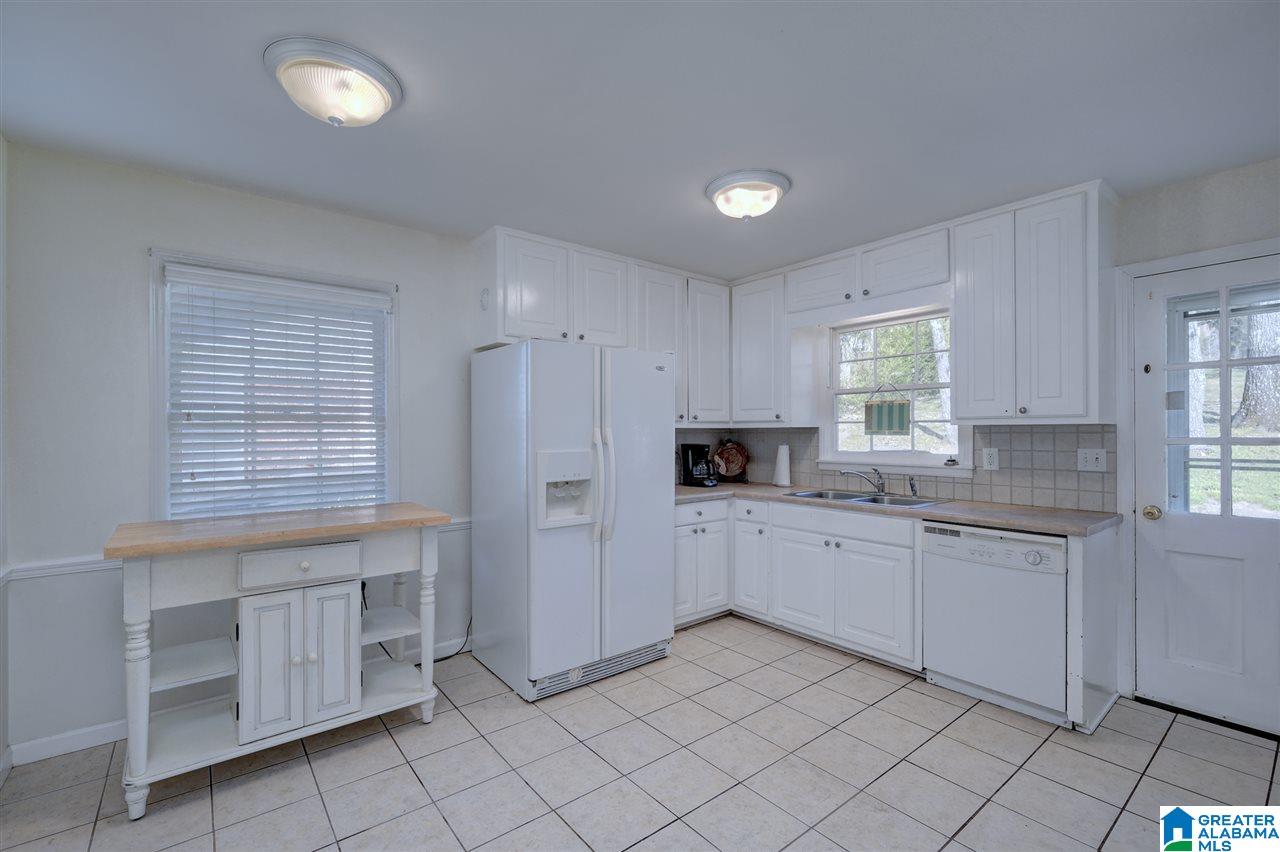 3656 Crestside Road Mountain Brook, AL 35223 - Photo 6 of 27